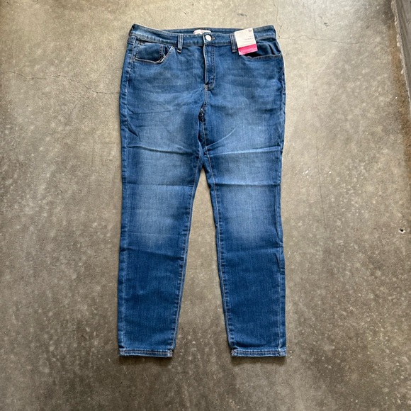 SO Denim - NWT SO low rise skinny jeggings size 17/34W